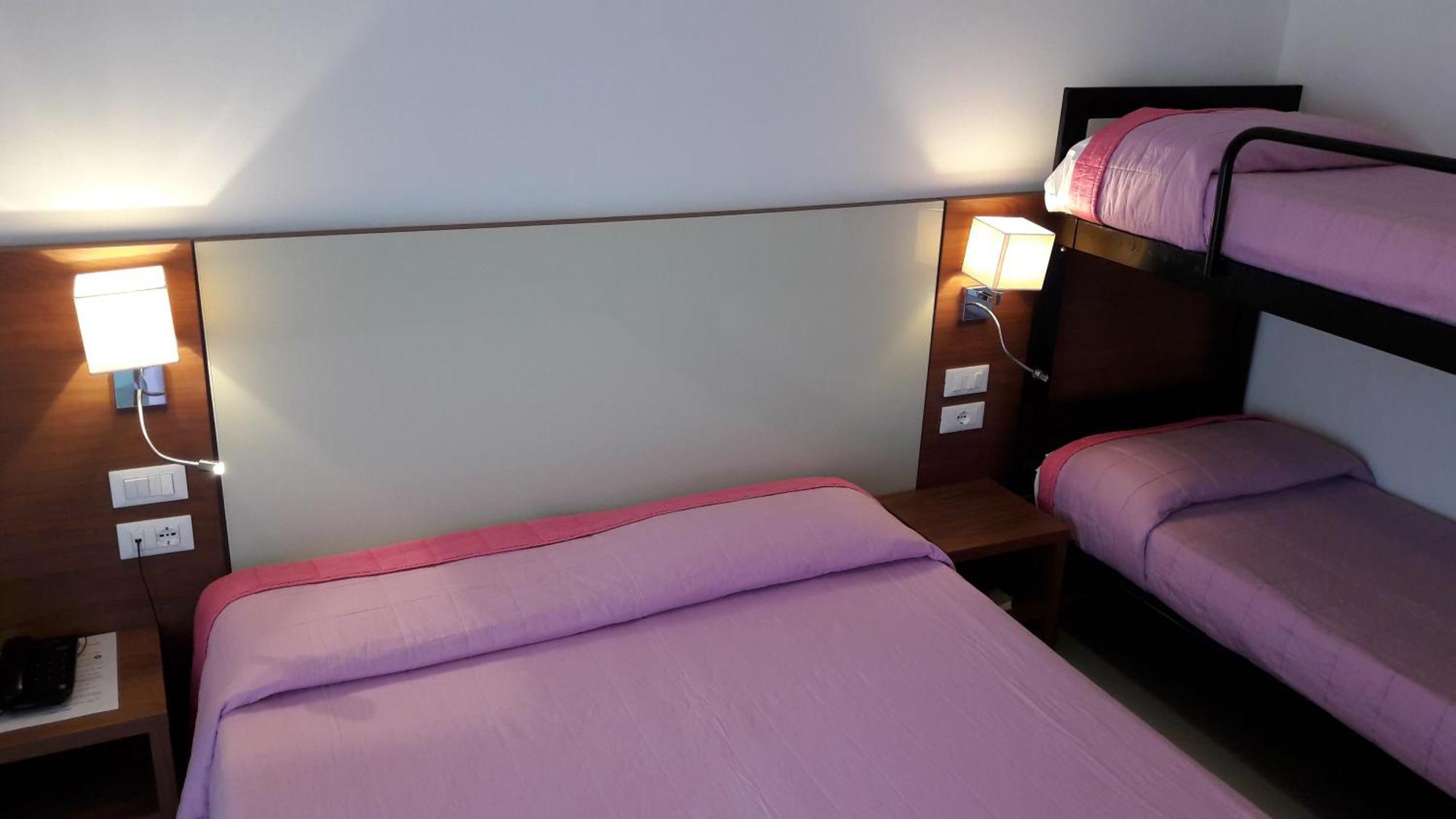 Hotel President Бибионе Екстериор снимка