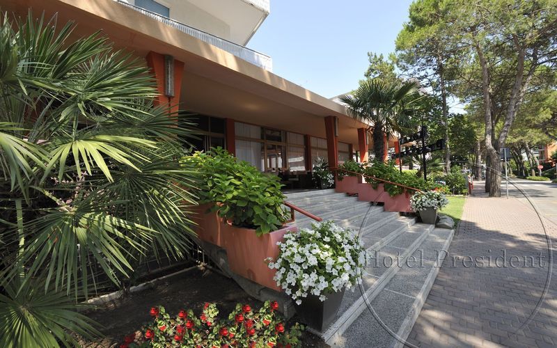 Hotel President Бибионе Екстериор снимка