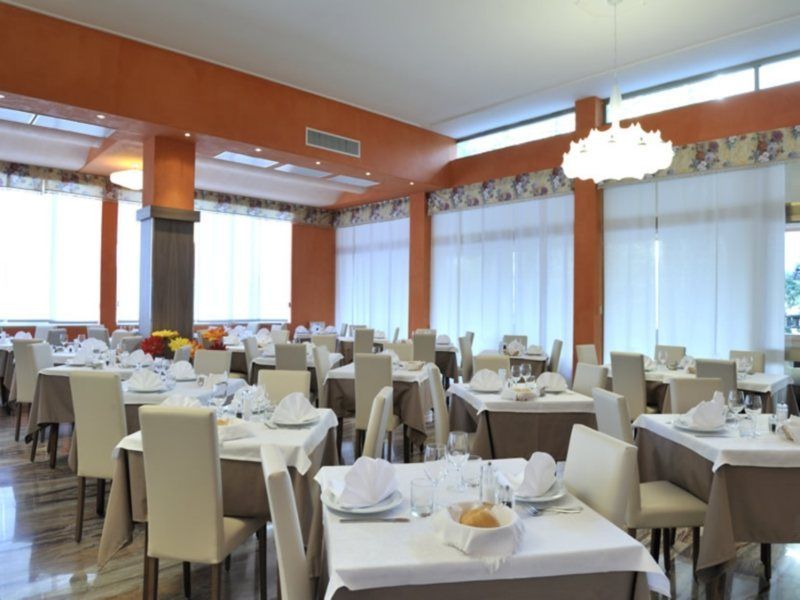 Hotel President Бибионе Екстериор снимка
