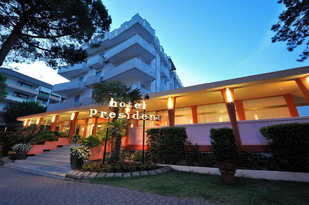 Hotel President Бибионе Екстериор снимка